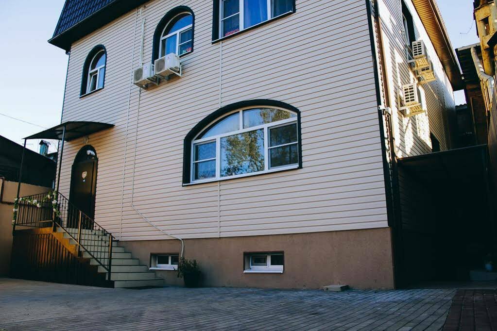 Необходимо переночевать или остановиться на время в Ростове на Дону?! Добро пожаловать в мини-отель "АБРИКОС"! Гостиница Абрикос г. Ростов на Дону